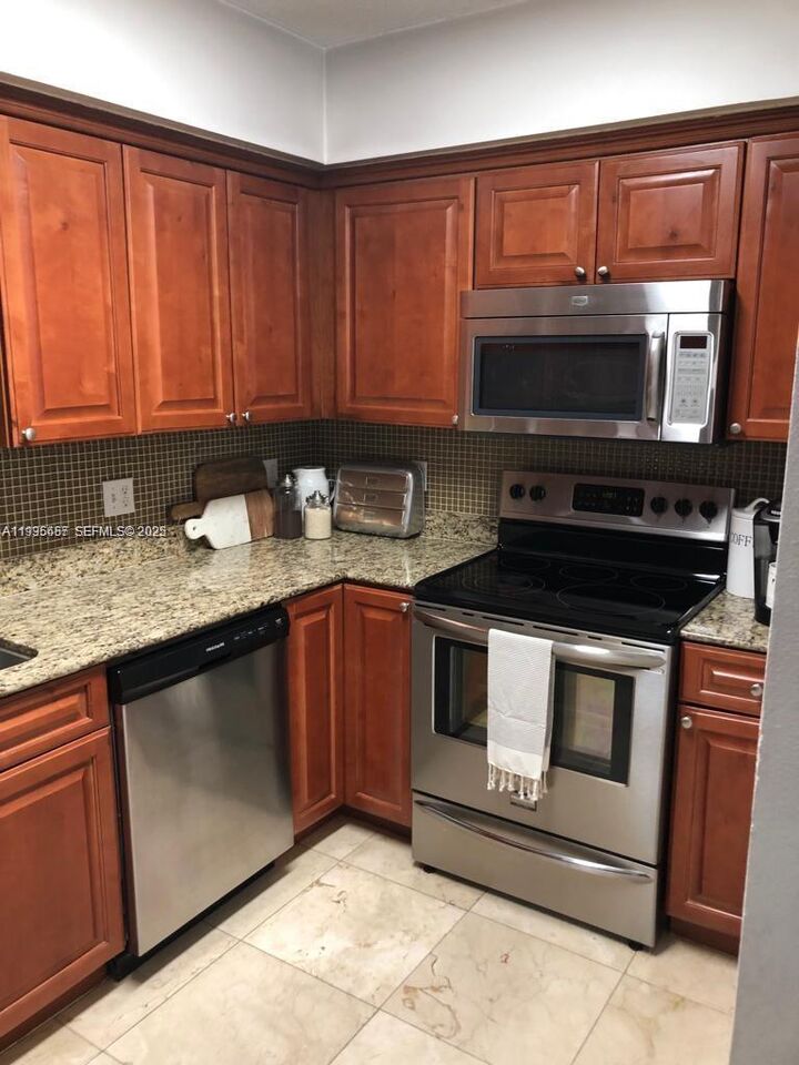 Property Photo:  101 Sidonia Ave 301  FL 33134 