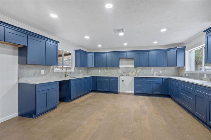 Property Photo:  208 Roberta Circle  LA 70663 