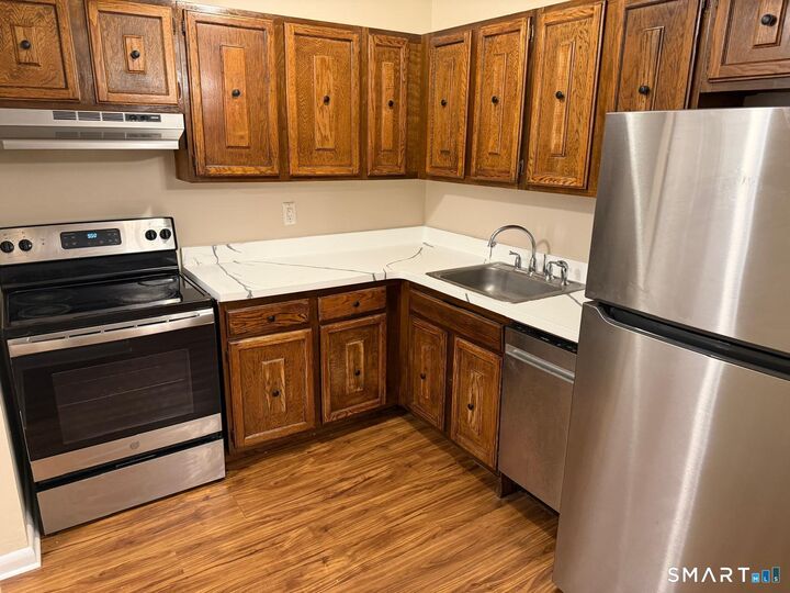 Property Photo:  157 Bull Hill Lane S 5  CT 06516 