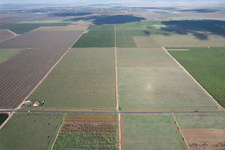 Property Photo:  37107 Ave 9  CA 93636 