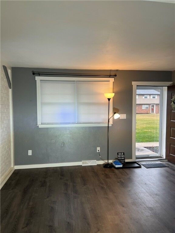 Property Photo:  380 Northgate Dr E  PA 15613 