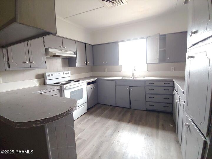 Property Photo: 321 Verdun Street LA 70501