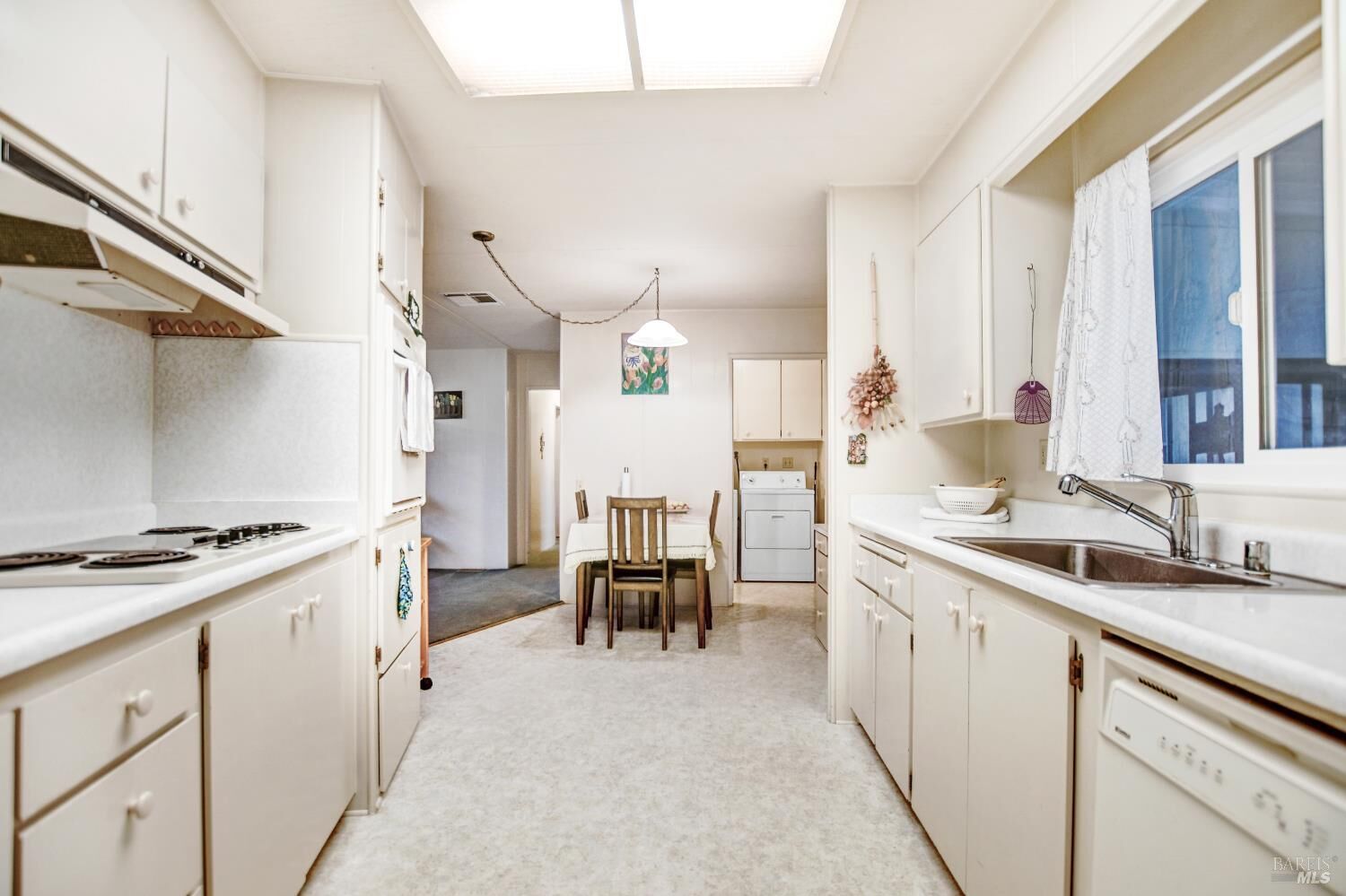 Property Photo: 40 Westgate Circle CA 95401