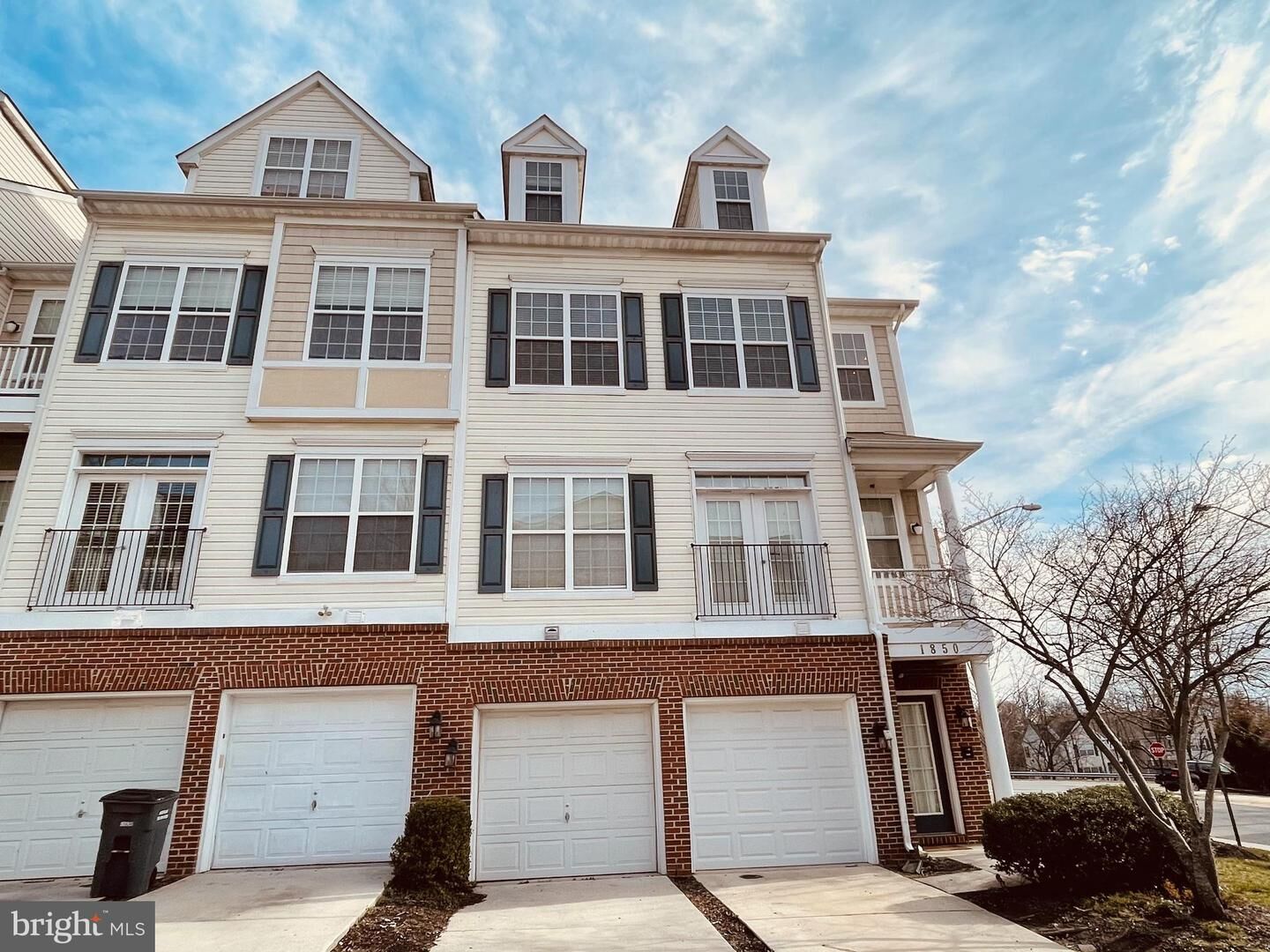 Property Photo:  1850 Cedar Cove Way 201  VA 22191 