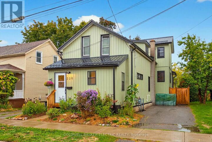 Property Photo:  220 Rogers Street  ON K9H 1W3 