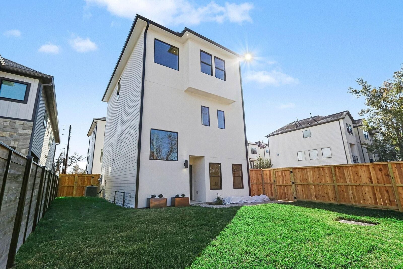 Property Photo:  1222 Wycliffe Drive  TX 77043 