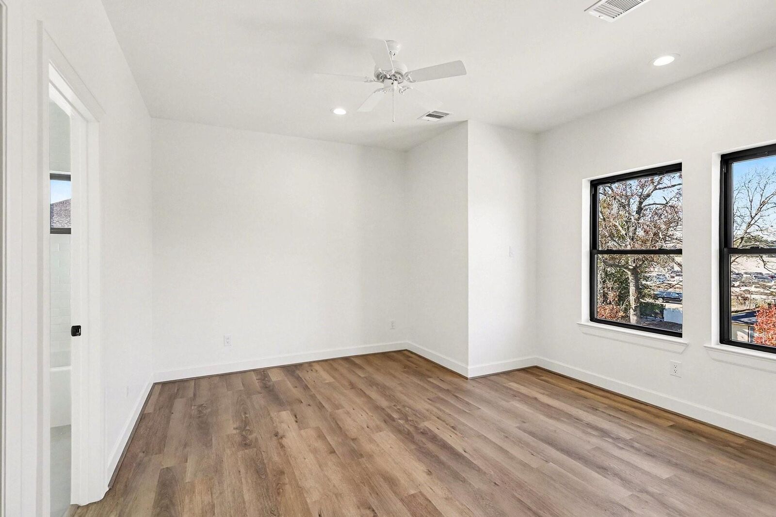 Property Photo:  1222 Wycliffe Drive  TX 77043 