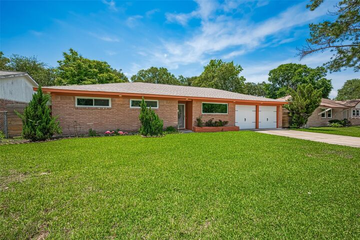 Property Photo:  12206 Ashcroft Drive  TX 77035 
