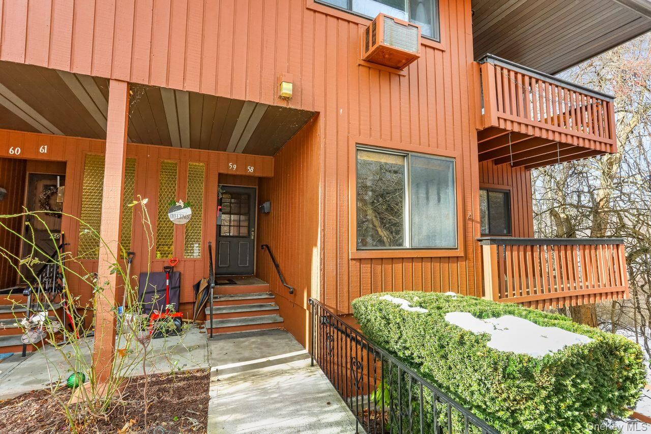 Property Photo:  58 Coachlight Square  NY 10548 