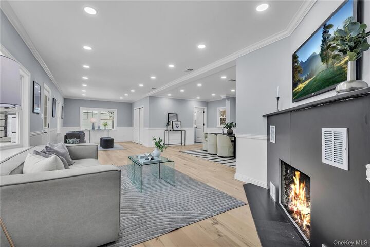 Property Photo:  58 Lakelands Avenue  NY 10925 