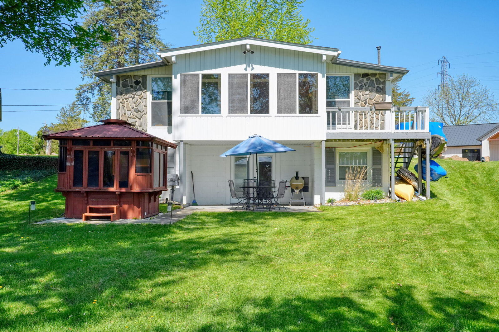 Property Photo: 261 Somerset Drive MI 49230