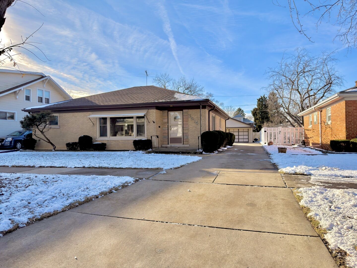 Property Photo:  3814 Raymond Avenue  IL 60513 
