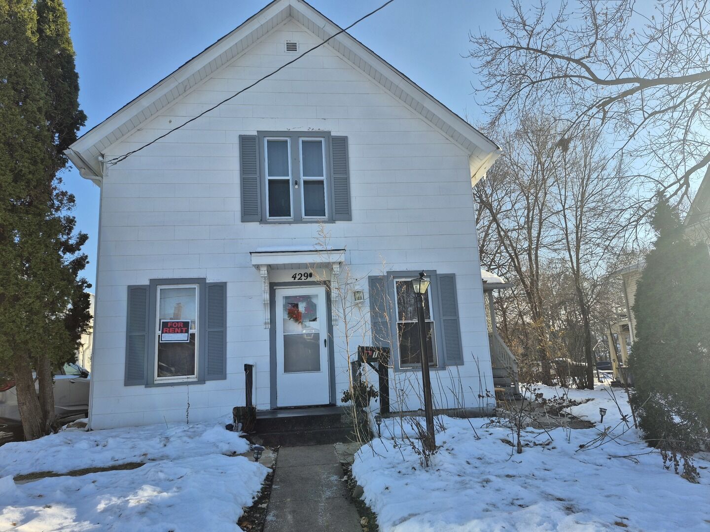 Property Photo: 429 South Street 1 IL 60123