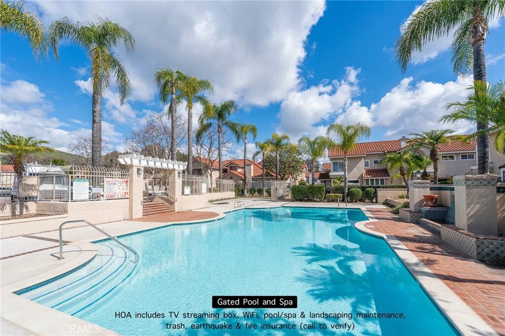 Property Photo:  620 Ivywood F  CA 93065 