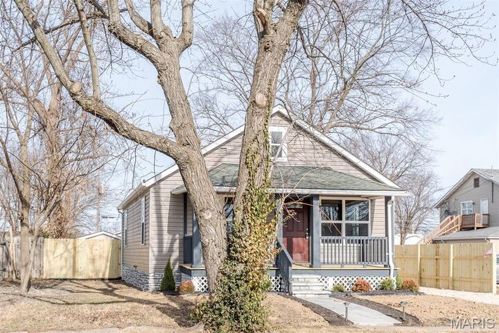 Property Photo:  423 Maple Street  MO 63080 