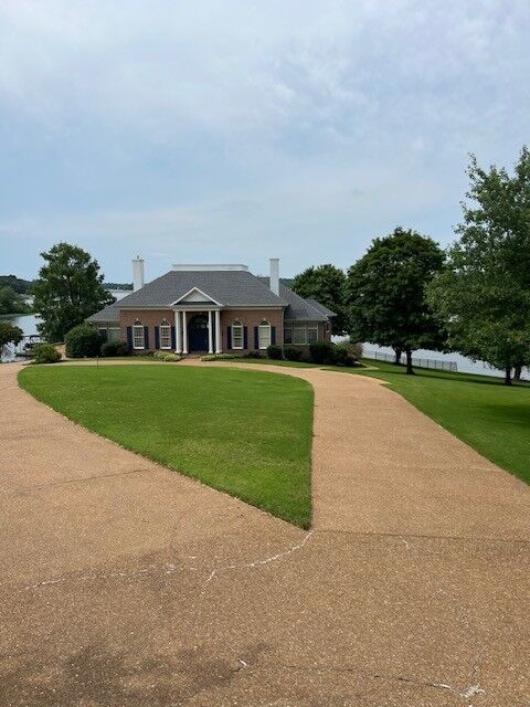 Property Photo:  487 Lakeshore Dr  TN 38351 