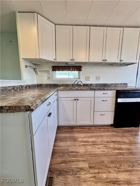 Property Photo:  401 Timber Lane N  FL 33917 