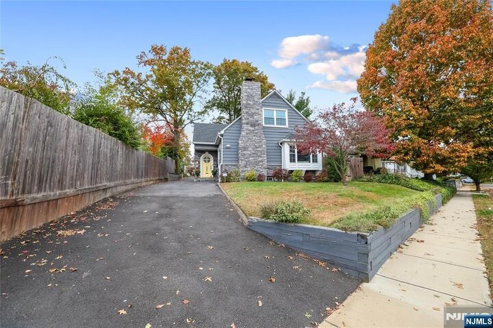 Property Photo:  165 Pine Street  NJ 07601 