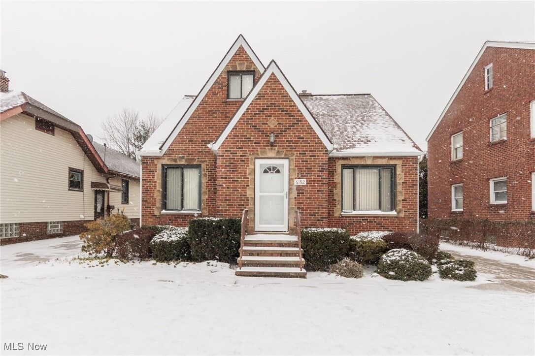 Property Photo:  6192 Stanbury Road  OH 44129 