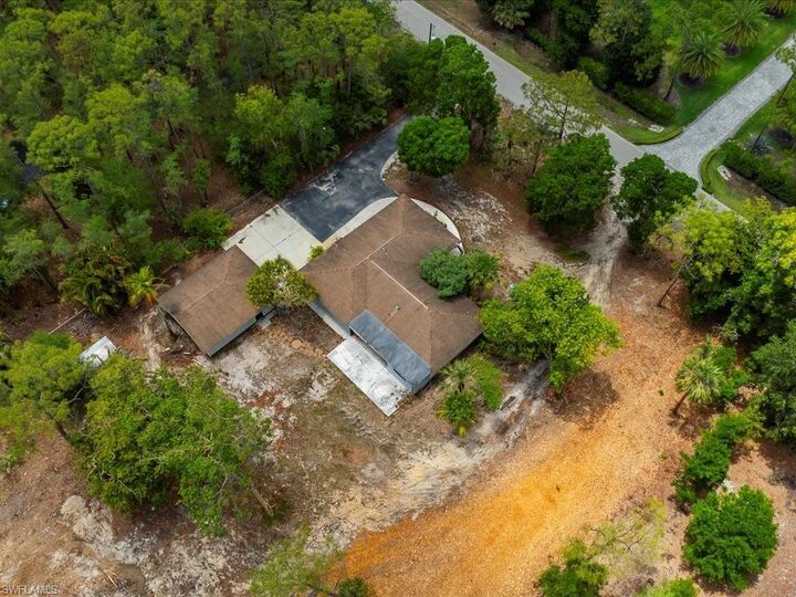 Property Photo:  6940 Bottlebrush Ln  FL 34109 