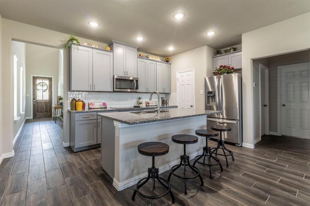 Property Photo: 626 Ruthye Lane TX 76258