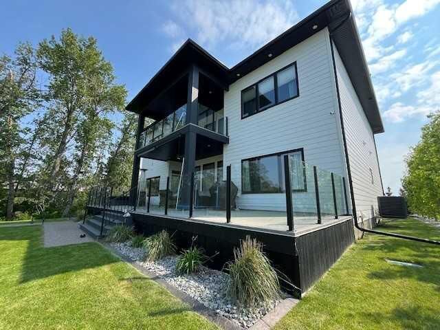Property Photo: 2 Twin Rose Court AB T4S 1R8