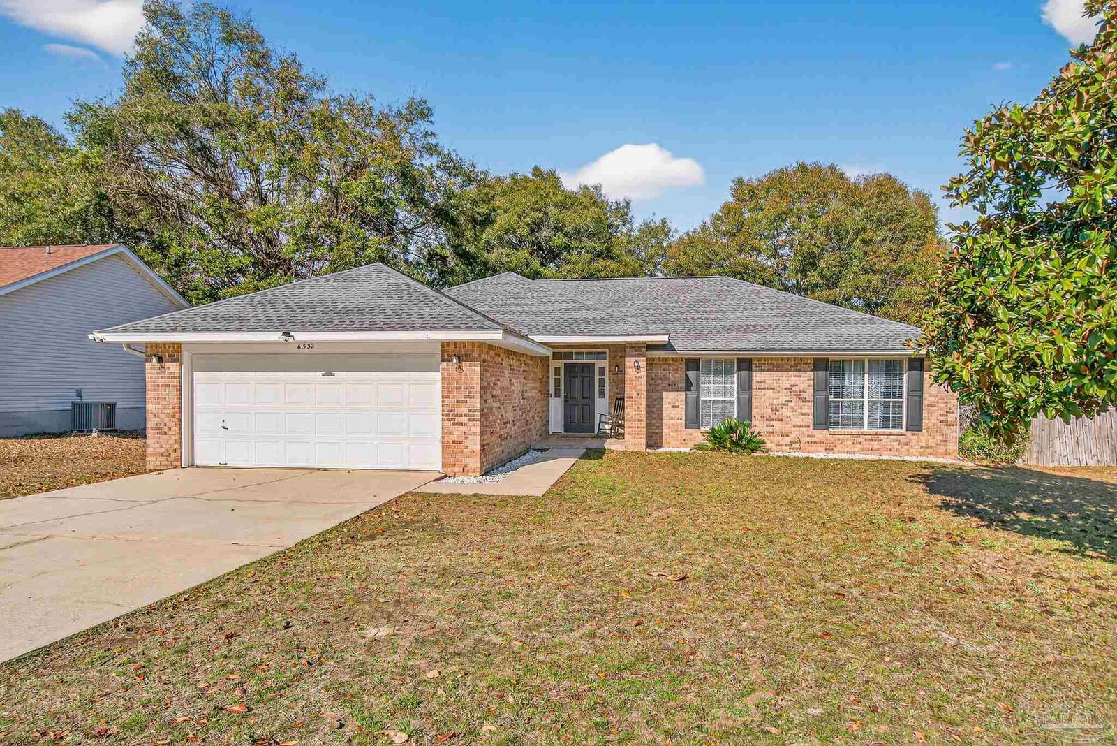 Property Photo: 6532 Eagle Crest Dr FL 32570