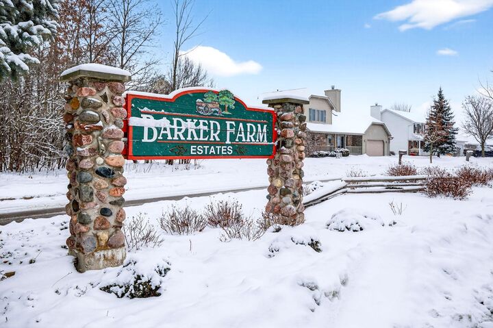 Property Photo: 1438 Chesterfield Court WI 54952