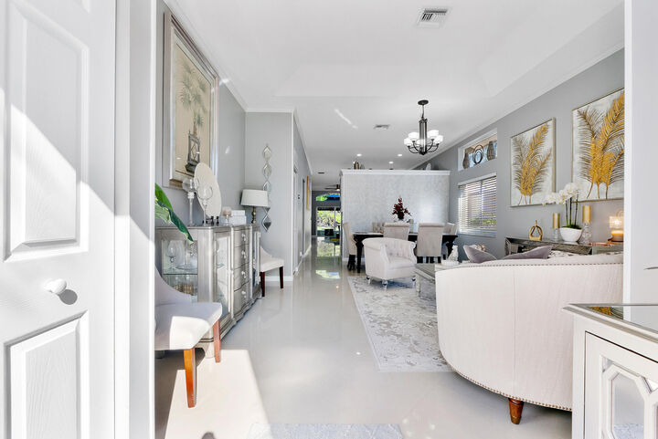 Property Photo: 5029 Heron Place FL 33073