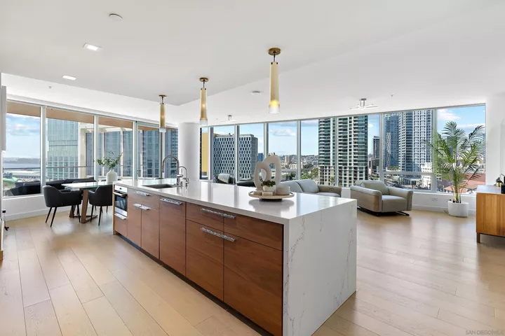 Property Photo:  888 W E Street 1001  CA 92101 