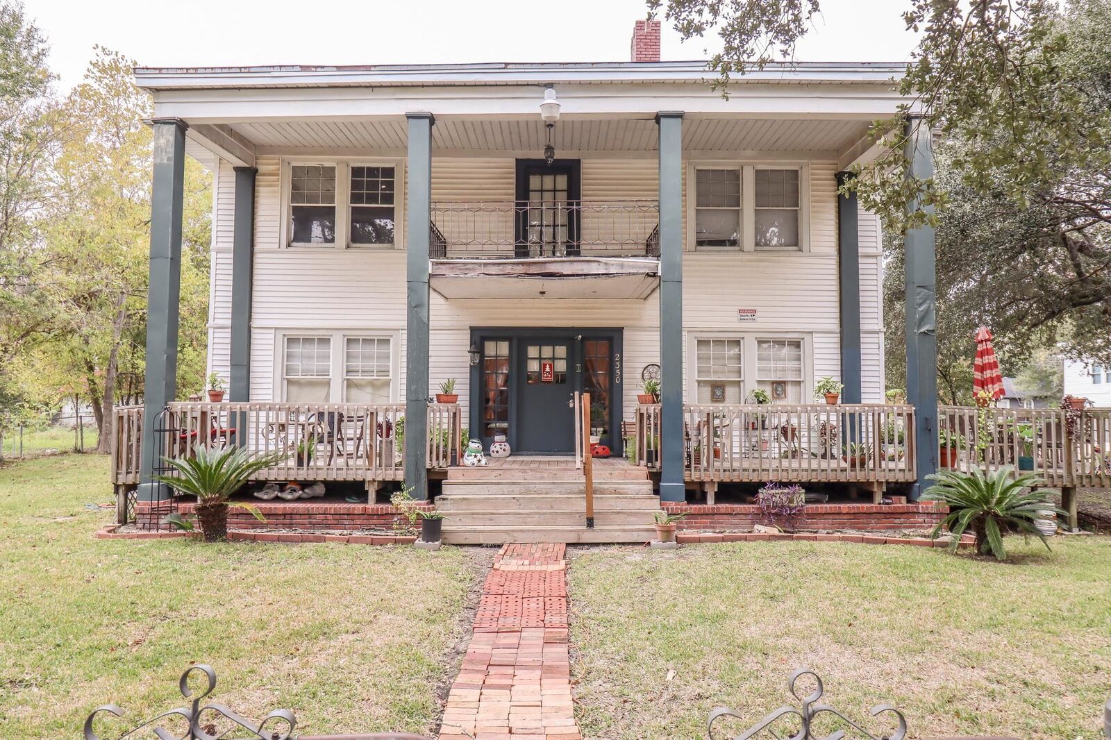Property Photo: 2350 Pecos TX 77702