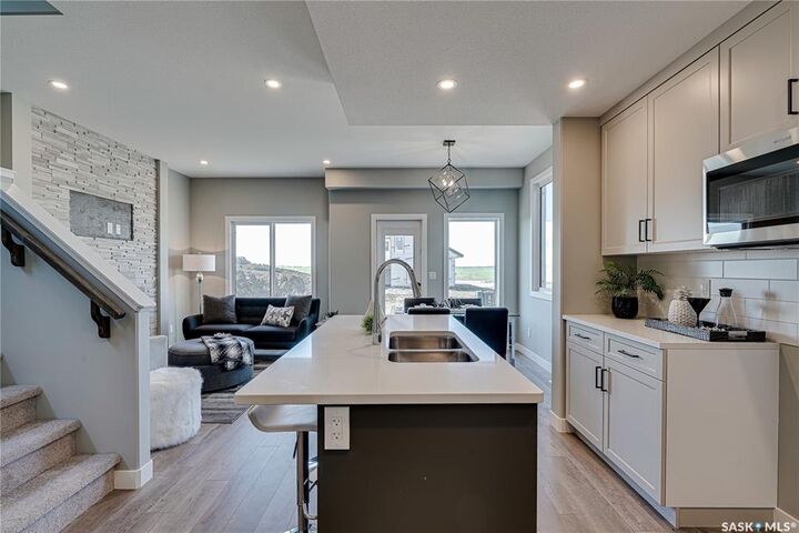 Property Photo:  523 Asokan Avenue  SK S7V 1W1 