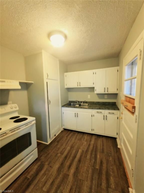 Property Photo:  1313 Rivercrest Drive  NC 27288 