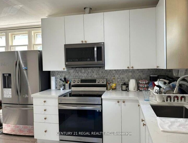 Property Photo:  34 Dalewood Avenue  ON L8S 1Y8 