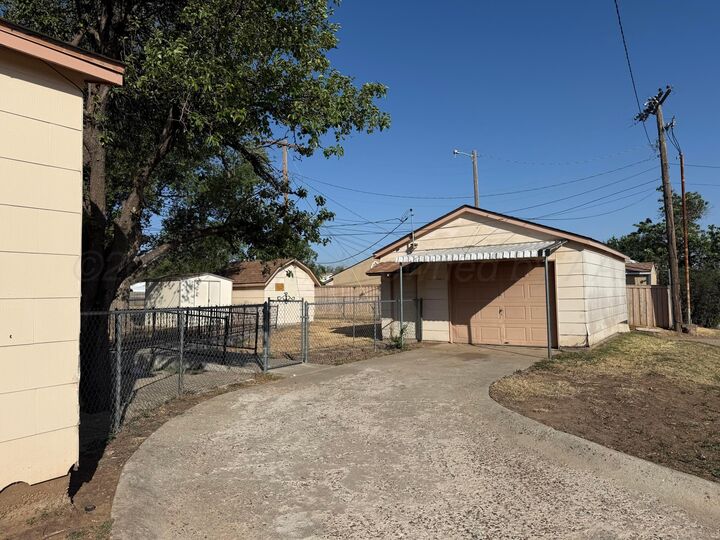 Property Photo:  3823 Beaver Drive  TX 79107-7307 