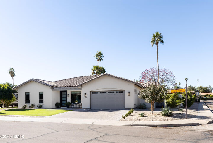 Property Photo:  7038 N Via De Vida --  AZ 85258 