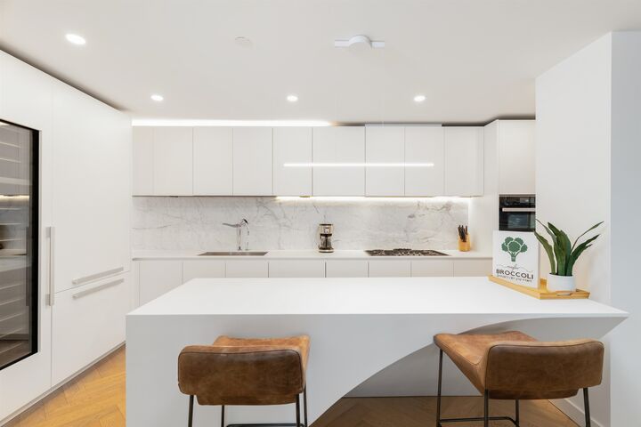 Property Photo: 1480 Howe Street 4906 BC V6Z 0G5