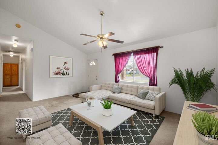 Property Photo:  318 Leeta Street  CA 93307 