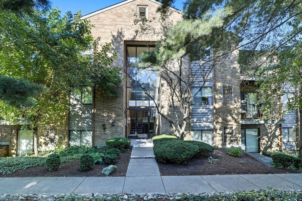 Property Photo:  1544 W Galbraith Road  OH 45231 