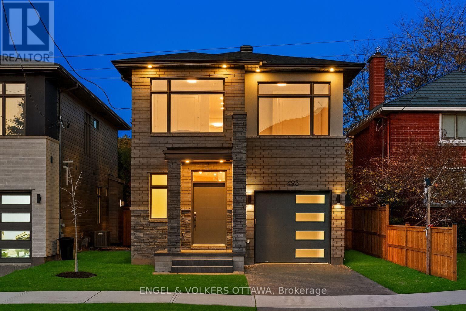 Property Photo: 493 Highcroft Avenue ON K1Z 5J3