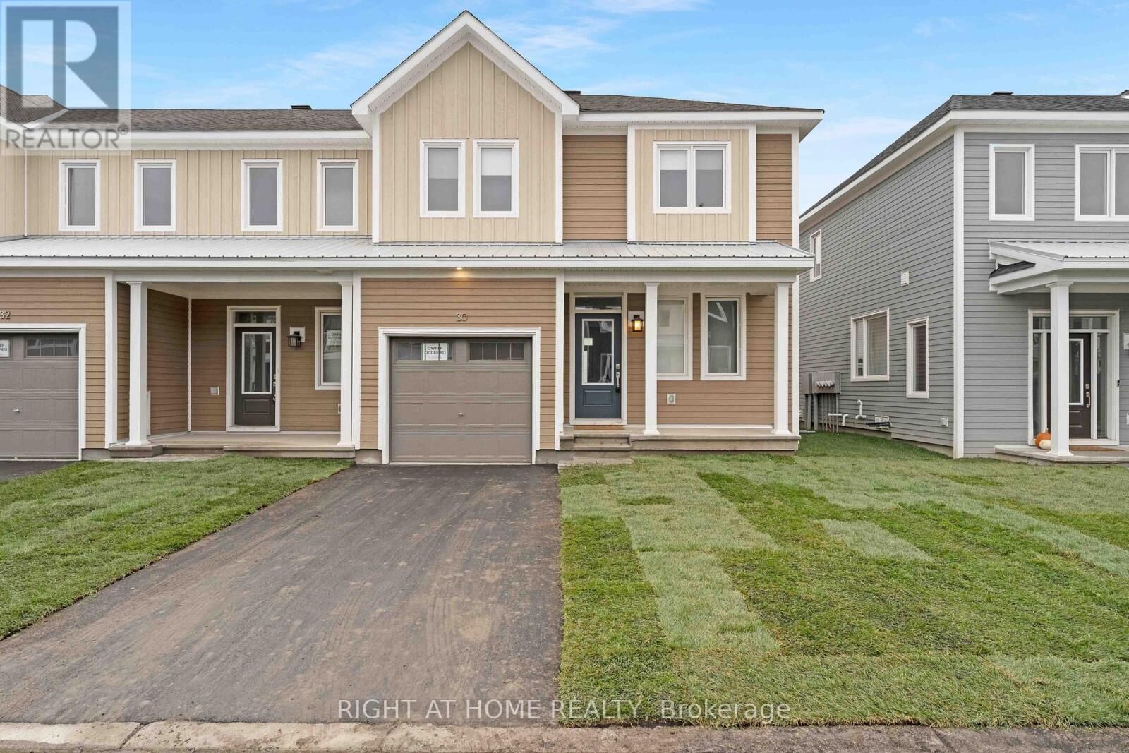 Property Photo:  30 Chasing Grove  ON K0A 2Z0 