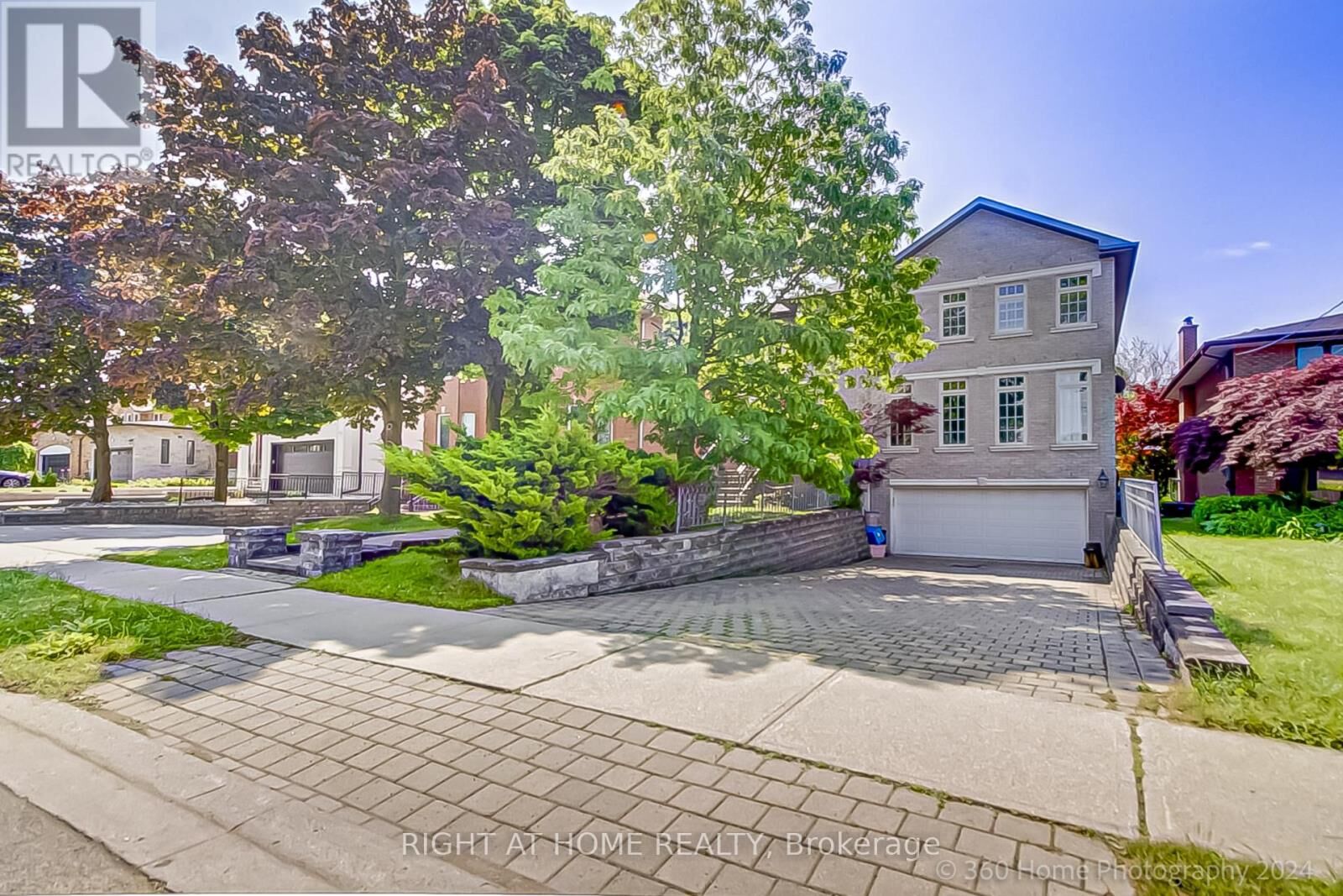 Property Photo:  103 Oak Avenue  ON L4C 6R6 