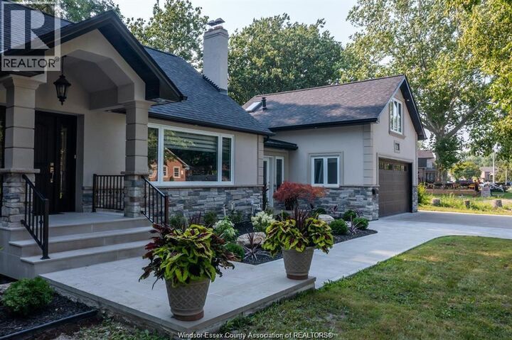 Property Photo:  4251 Roseland Drive West  ON N9G 2A1 