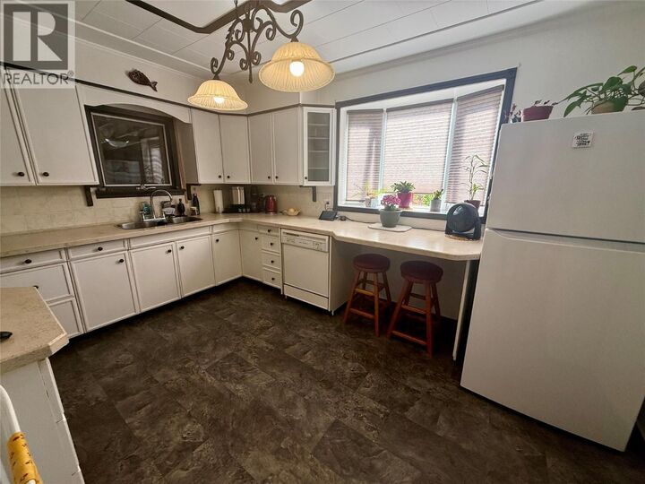 1094 Wanjoff Road — photo 1