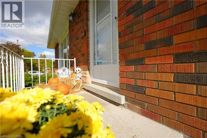 Photo de la propriété:  53 Freeman Avenue  ON N1H 4S9 