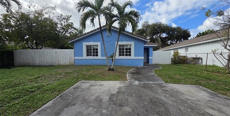 Property Photo:  1649 SW 28th Ter  FL 33312 