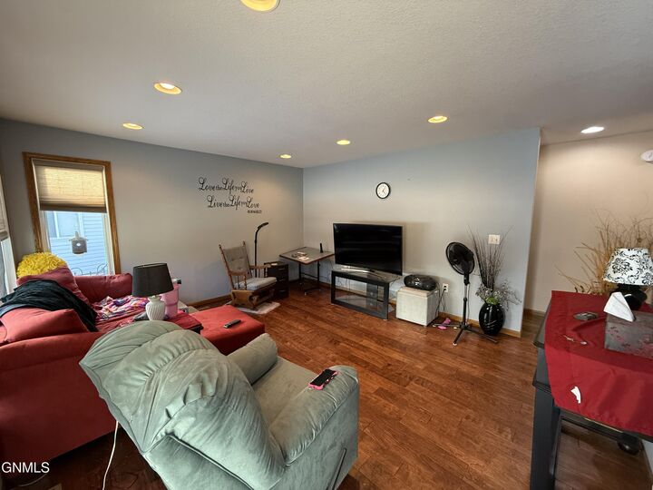 Property Photo:  418 23rd Street SW  ND 58701 