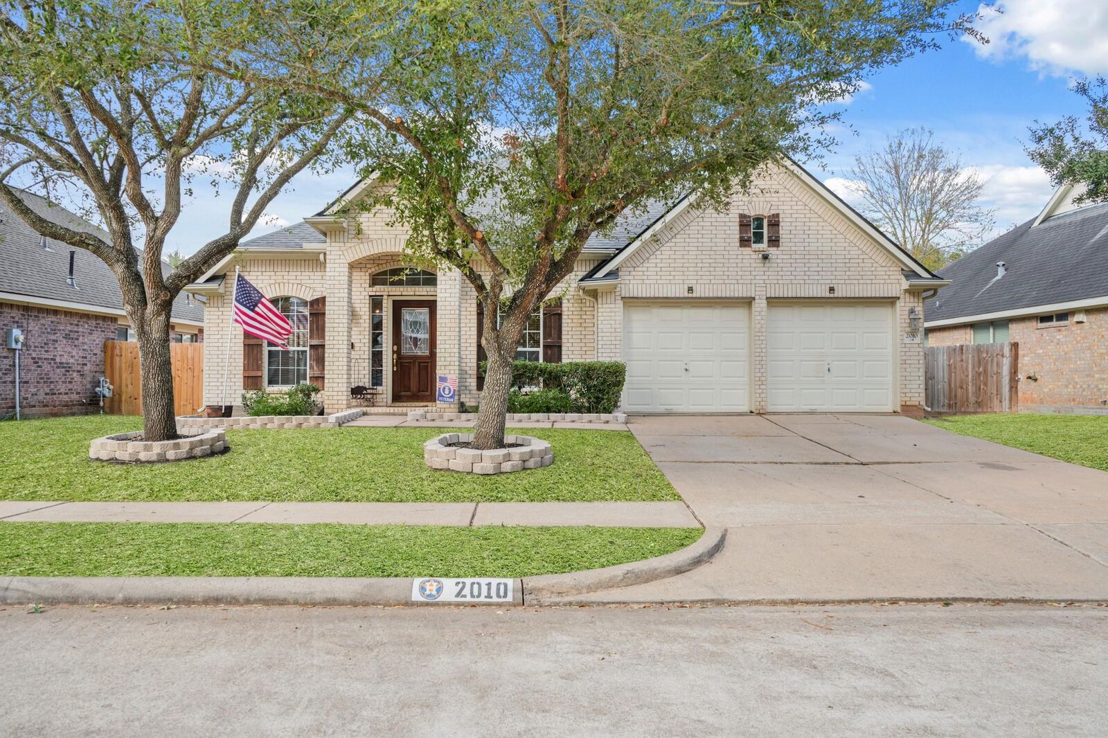 Property Photo: 2010 Mound Lake Drive TX 77406