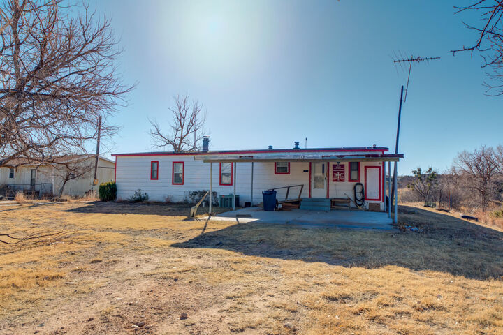 Property Photo:  312 S Plains Road  TX 79370 