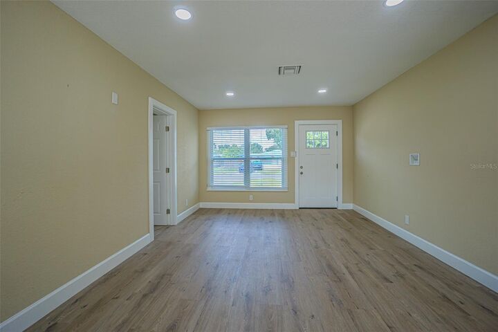 Property Photo: 2710 W Nassau Street FL 33607